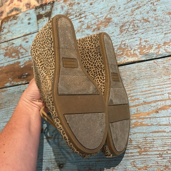 Toms Cheetah Wedge women’s Size 7.5 - Picture 5 of 6